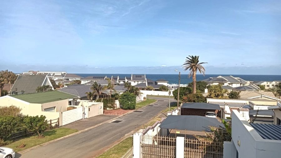 6 Bedroom Property for Sale in Gonubie Eastern Cape